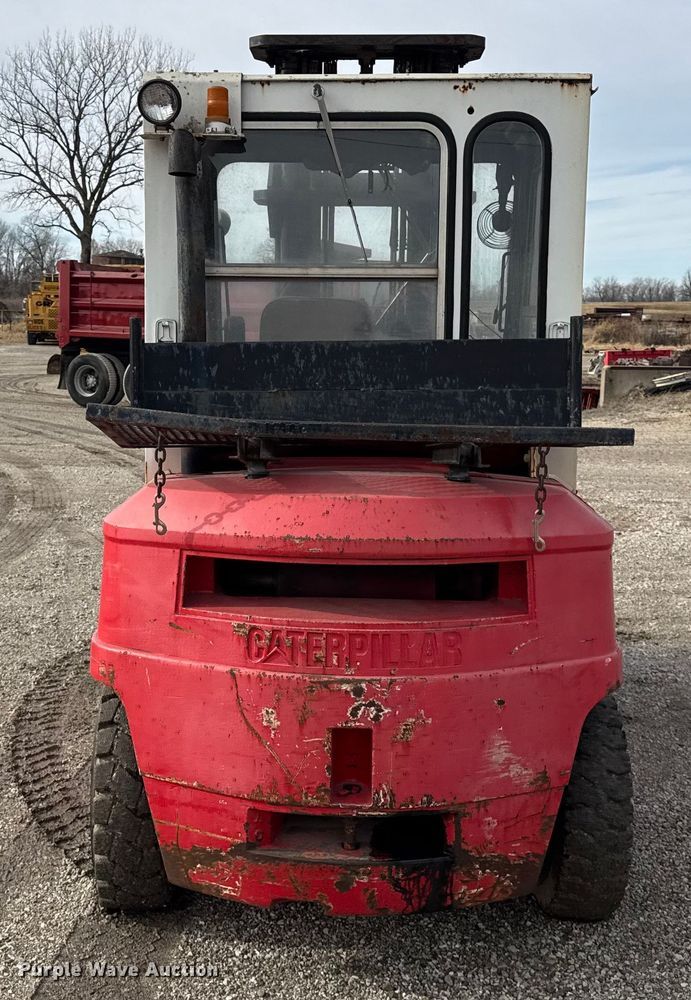 image for item ER0352 Caterpillar DPL40 forklift