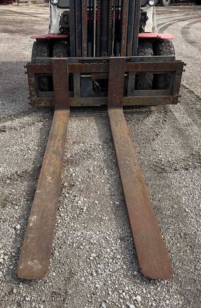 image for item ER0352 Caterpillar DPL40 forklift