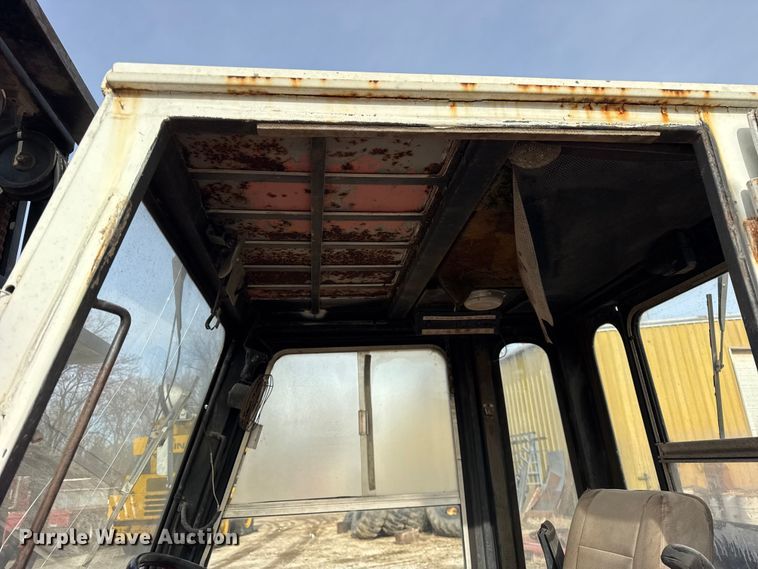 image for item ER0352 Caterpillar DPL40 forklift