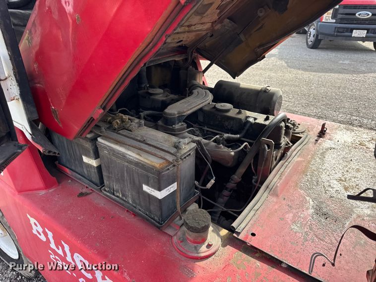 image for item ER0352 Caterpillar DPL40 forklift