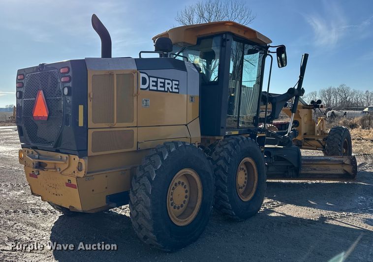 image for item ER0354 2015 John Deere 770G motor grader