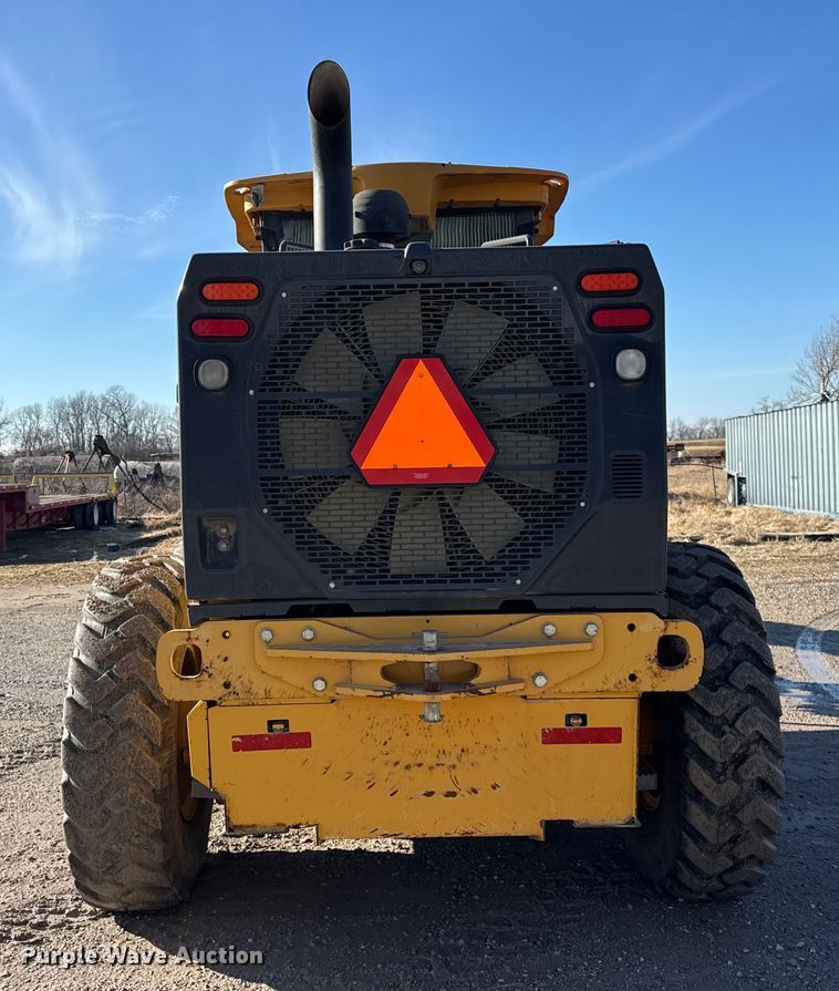 image for item ER0354 2015 John Deere 770G motor grader