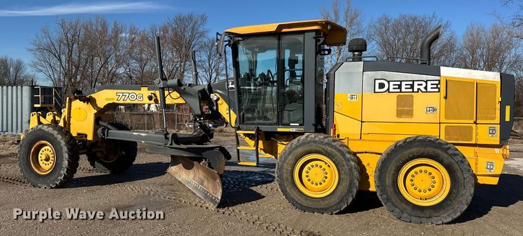 image for item ER0354 2015 John Deere 770G motor grader