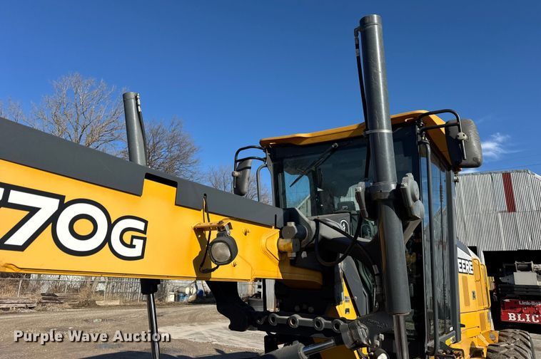 image for item ER0354 2015 John Deere 770G motor grader