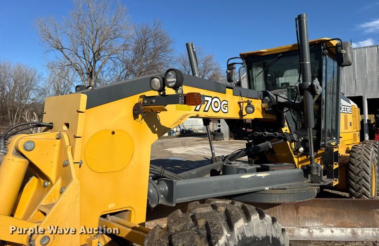 image for item ER0354 2015 John Deere 770G motor grader
