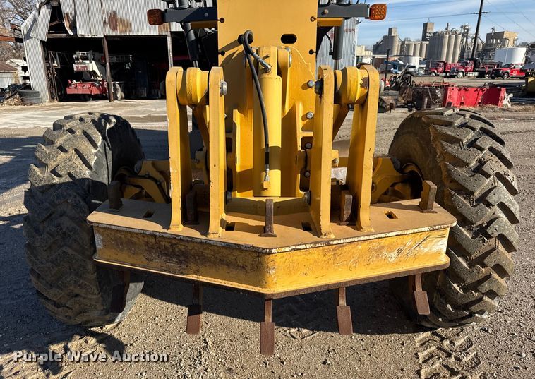 image for item ER0354 2015 John Deere 770G motor grader