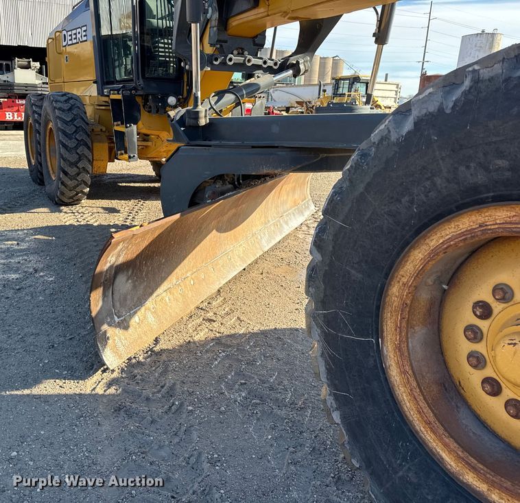 image for item ER0354 2015 John Deere 770G motor grader