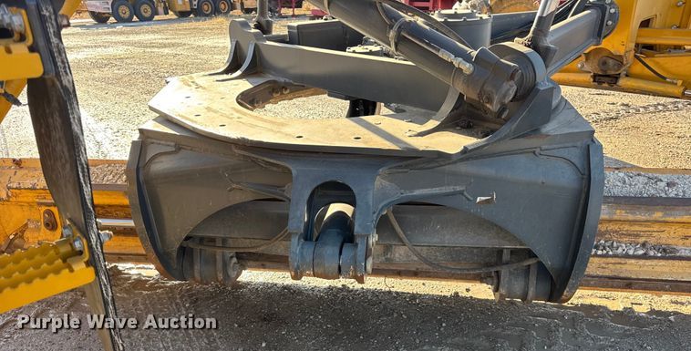 image for item ER0354 2015 John Deere 770G motor grader