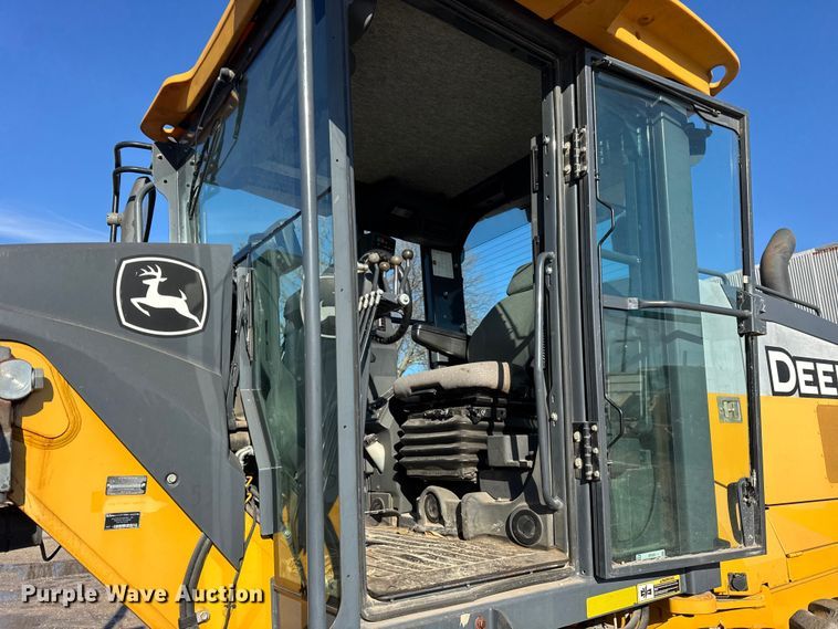 image for item ER0354 2015 John Deere 770G motor grader