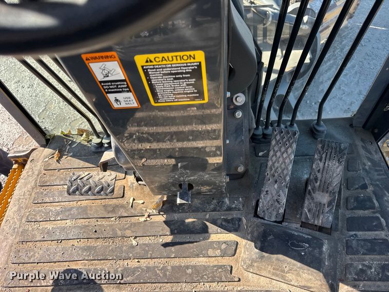 image for item ER0354 2015 John Deere 770G motor grader