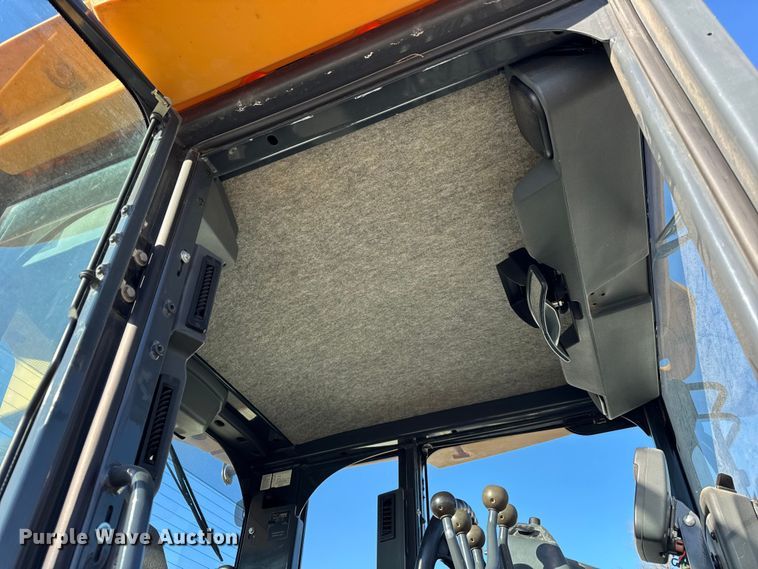 image for item ER0354 2015 John Deere 770G motor grader