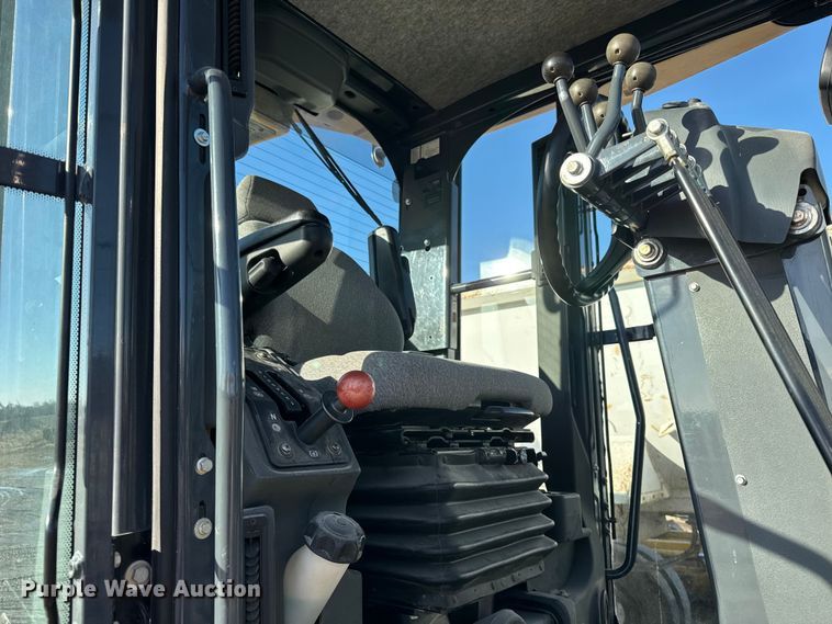 image for item ER0354 2015 John Deere 770G motor grader