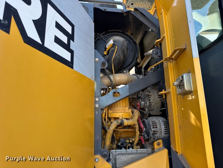 image for item ER0354 2015 John Deere 770G motor grader