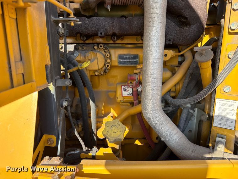 image for item ER0354 2015 John Deere 770G motor grader