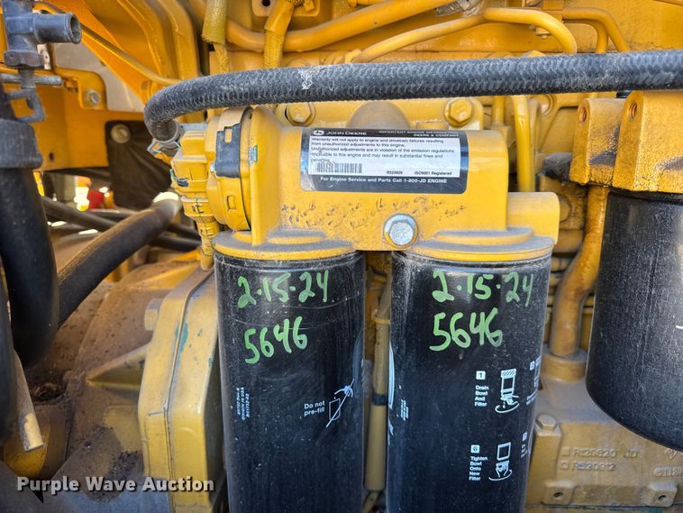 image for item ER0354 2015 John Deere 770G motor grader