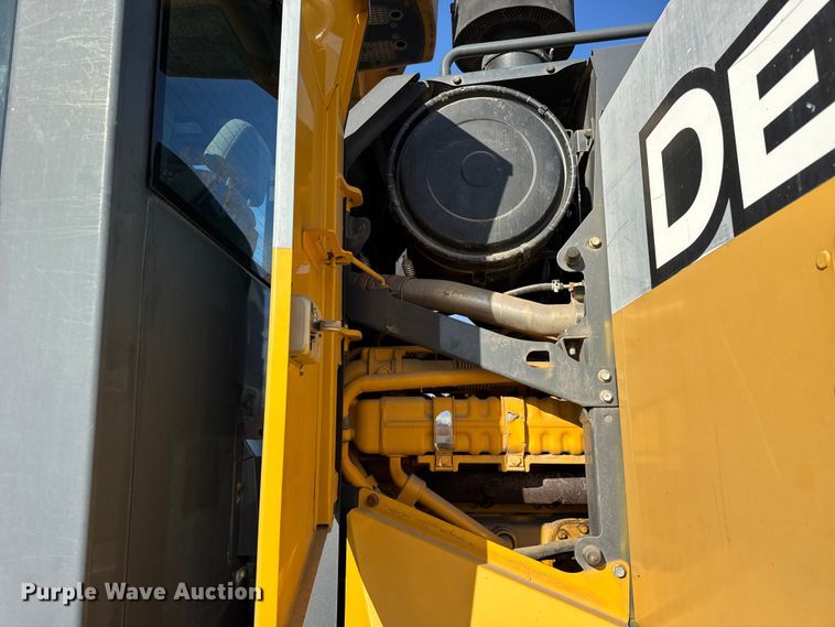 image for item ER0354 2015 John Deere 770G motor grader