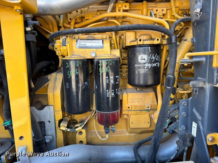 image for item ER0354 2015 John Deere 770G motor grader