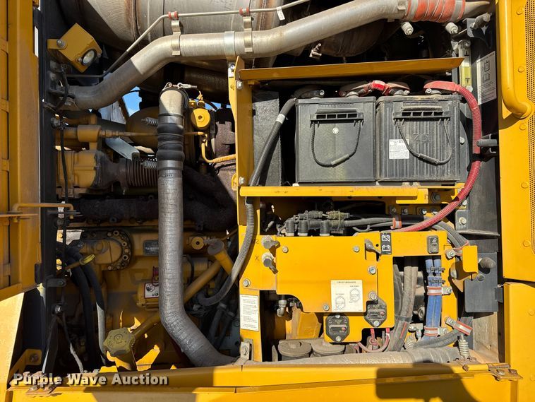 image for item ER0354 2015 John Deere 770G motor grader