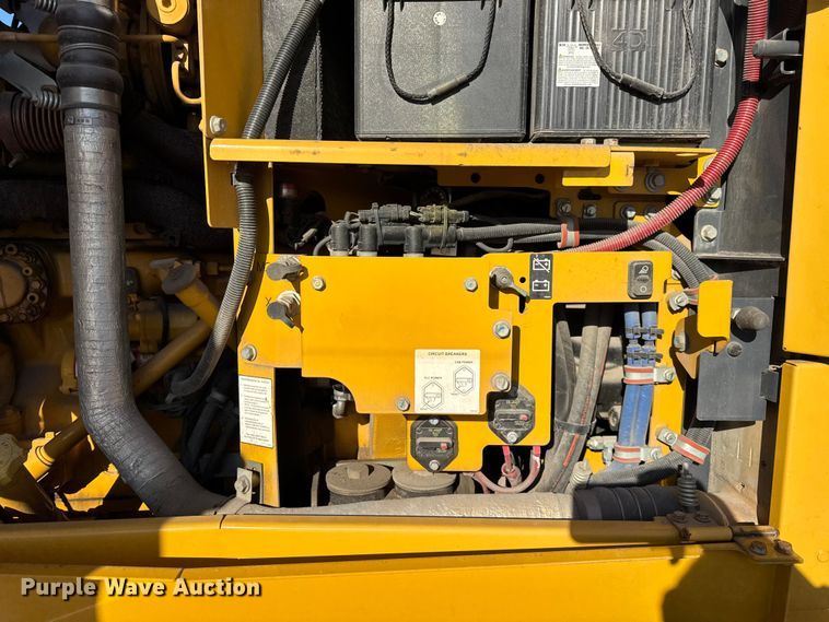 image for item ER0354 2015 John Deere 770G motor grader