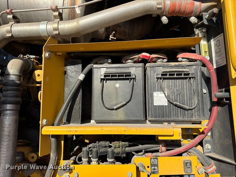 image for item ER0354 2015 John Deere 770G motor grader