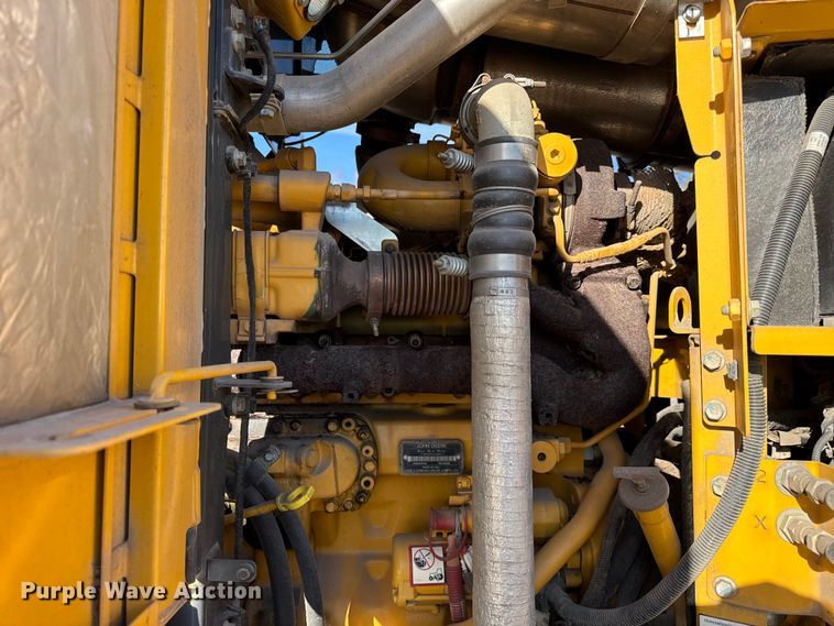 image for item ER0354 2015 John Deere 770G motor grader