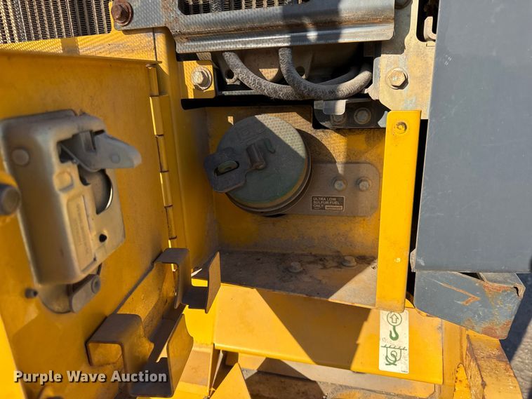 image for item ER0354 2015 John Deere 770G motor grader