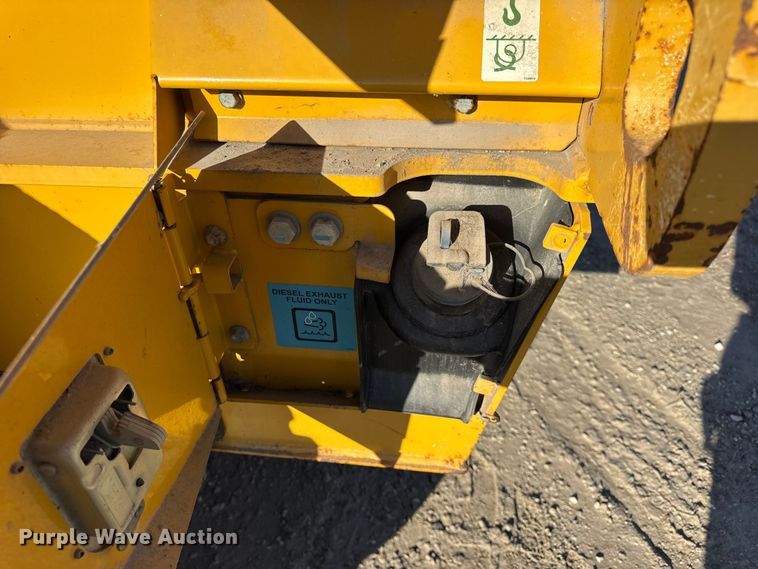 image for item ER0354 2015 John Deere 770G motor grader