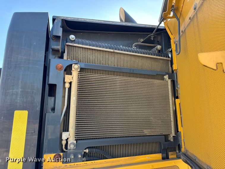 image for item ER0354 2015 John Deere 770G motor grader