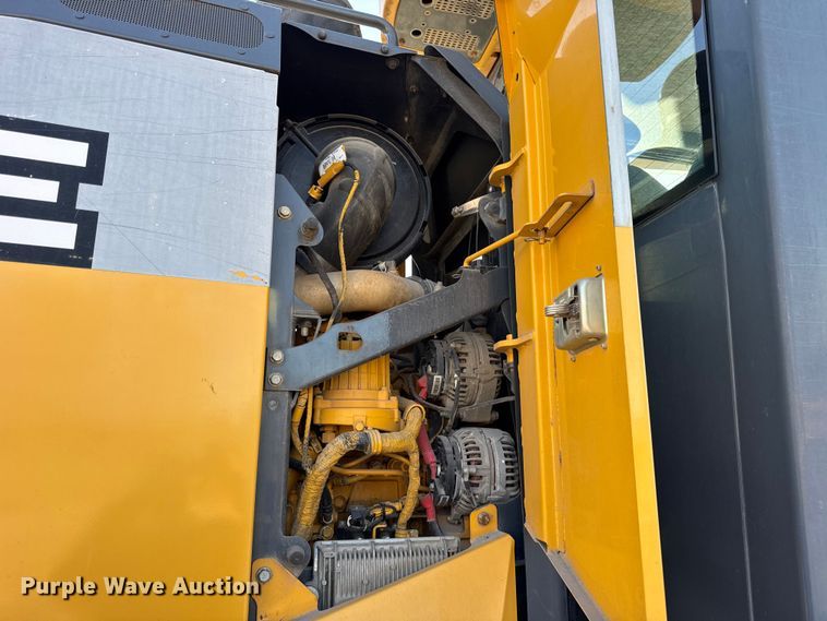 image for item ER0354 2015 John Deere 770G motor grader