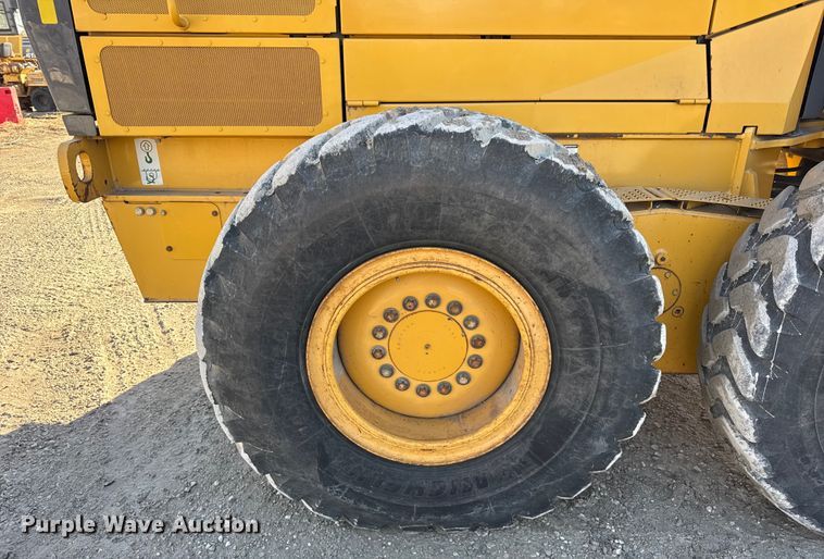 image for item ER0354 2015 John Deere 770G motor grader