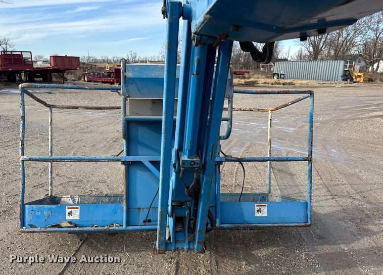 image for item ER0355 1998 Genie S65 boom lift