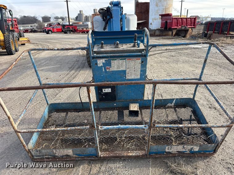 image for item ER0355 1998 Genie S65 boom lift