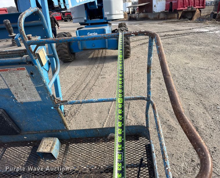 image for item ER0355 1998 Genie S65 boom lift