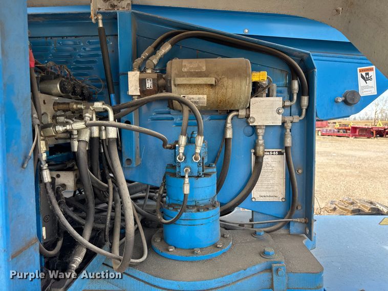 image for item ER0355 1998 Genie S65 boom lift