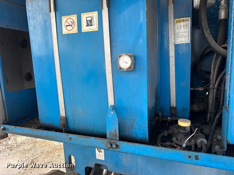 image for item ER0355 1998 Genie S65 boom lift