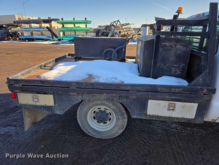 image for item ES2636 1999 Ford F250 flatbed pickup truck