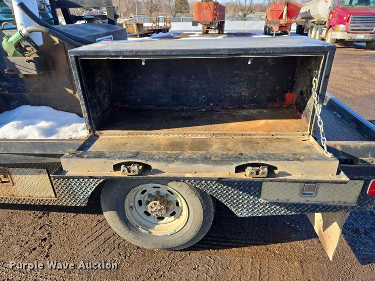 image for item ES2636 1999 Ford F250 flatbed pickup truck