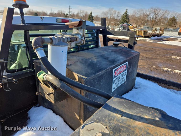 image for item ES2636 1999 Ford F250 flatbed pickup truck