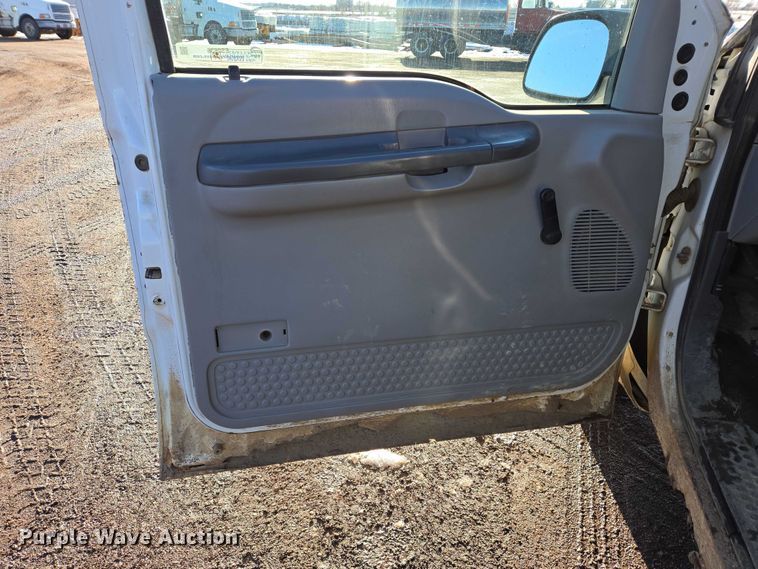 image for item ES2636 1999 Ford F250 flatbed pickup truck