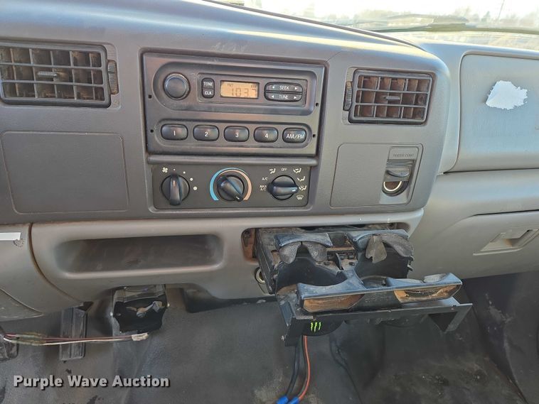 image for item ES2636 1999 Ford F250 flatbed pickup truck