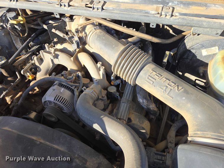 image for item ES2636 1999 Ford F250 flatbed pickup truck