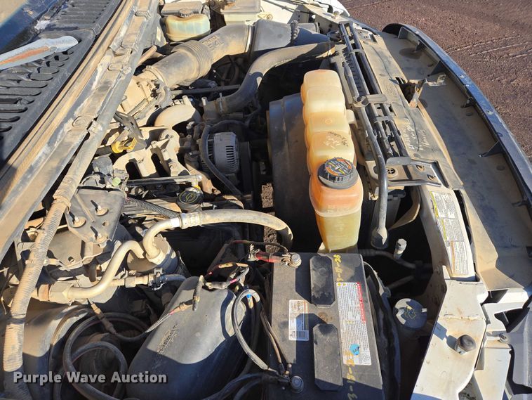 image for item ES2636 1999 Ford F250 flatbed pickup truck