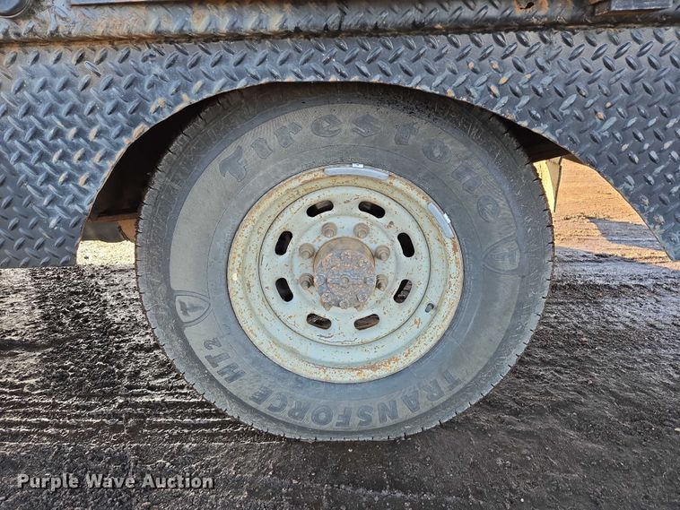 image for item ES2636 1999 Ford F250 flatbed pickup truck