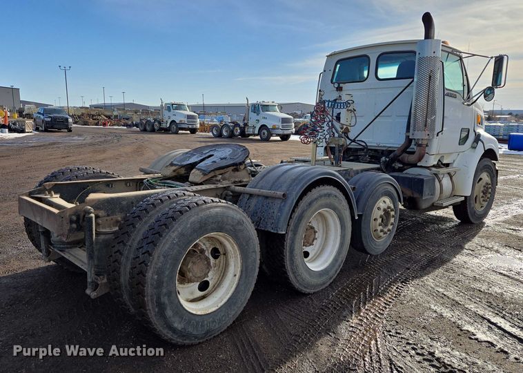 image for item ES2637 1996 Ford AT9513 semi truck
