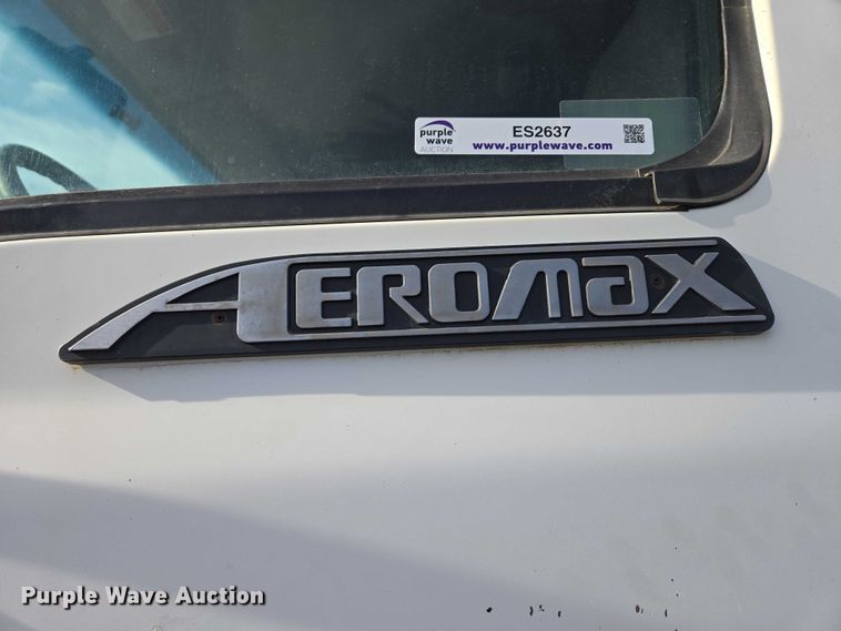 image for item ES2637 1996 Ford AT9513 semi truck