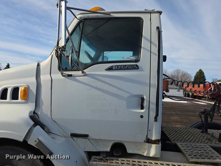 image for item ES2637 1996 Ford AT9513 semi truck