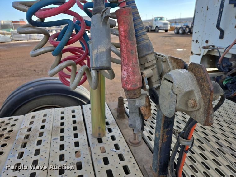 image for item ES2637 1996 Ford AT9513 semi truck