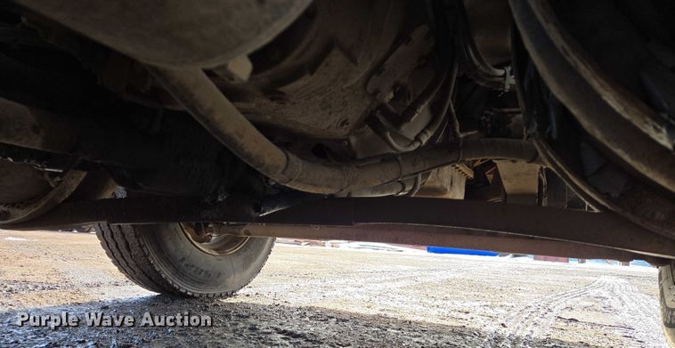 image for item ES2637 1996 Ford AT9513 semi truck