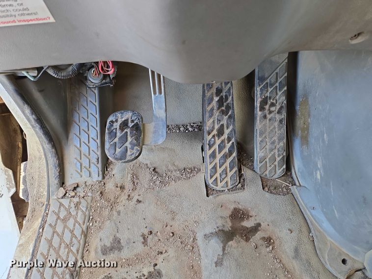 image for item ES2637 1996 Ford AT9513 semi truck