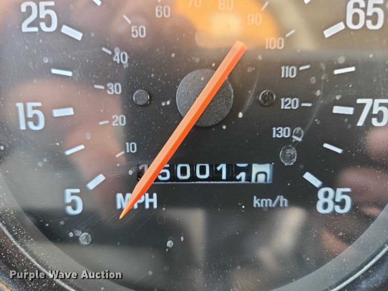 image for item ES2637 1996 Ford AT9513 semi truck